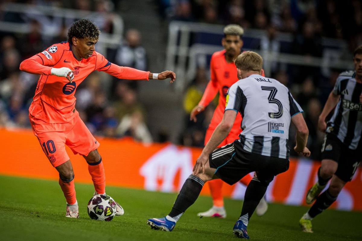 Barca và Newcastle đang có phong độ trái ngược